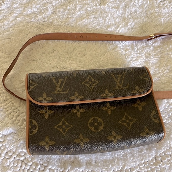 Louis Vuitton petit pouchet Florentine belt bag. Pre loved, authentic, w/COA. - Picture 15 of 15